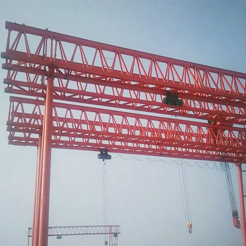 新疆吐鲁番龙门吊厂家 单悬臂龙门吊主梁结构形式对比：钢铁脊梁的适配之争