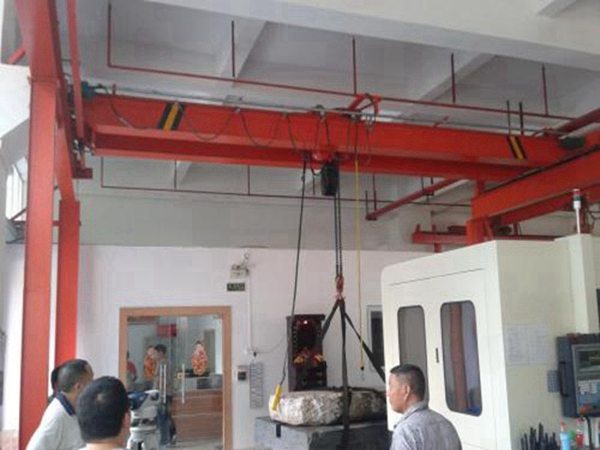 浙江湖州桥式起重机厂家 隔热板固定有道，筑牢高温防护