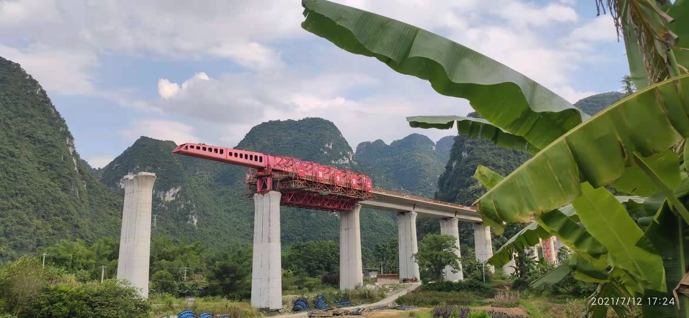 海南三沙移动模架厂家 模架主梁导梁施工平台铺设要点